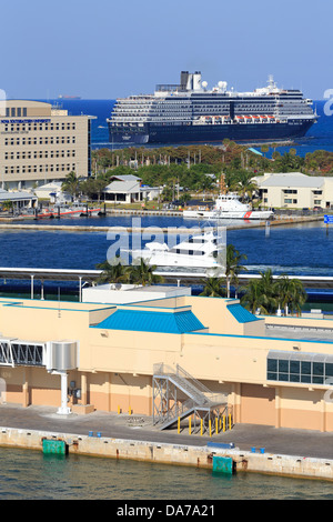 Holland America nave da crociera in Port Everglades,Fort Lauderdale, Florida, Stati Uniti,l'America del Nord Foto Stock