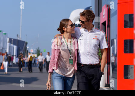 Nuerburg, Germania. 06 Luglio, 2013. British driver di Formula Uno Jenson Button di Nuerburg, Germania, 06 luglio 2013. Il Gran Premio di Formula Uno di Germania avrà luogo il 07 luglio 2013. Foto: David Ebener/dpa/Alamy Live News Foto Stock