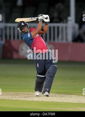 Canterbury, Regno Unito. 5 Luglio, 2013. Vernon Philander (Kent). Kent V Essex. Amici vita T20. La massa di Spitfire. St Lawrence. Canterbury. Kent. Credito: Sport In immagini/Alamy Live News Foto Stock