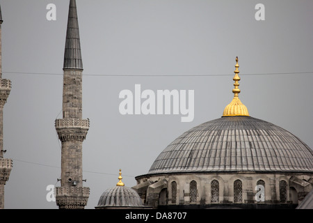 La Moschea Blu o di Sultan Ahmed moschea visto da Hagia Sophia in Istanbul, Turchia Foto Stock