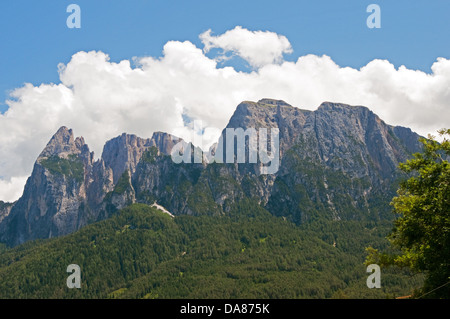 Lo Sciliar, dello Sciliar, delle Dolomiti dell Alpe di Siusi regione vicino la città di Siusi, Italia settentrionale Foto Stock