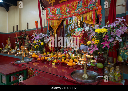 Altare Maggiore in Tempio di Tin Hau a Stanley, Hong Kong Foto Stock