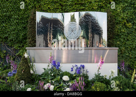 Il torneo di Wimbledon, Londra, Regno Unito. 7 Luglio, 2013. Il torneo di Wimbledon Tennis Championships 2013 tenutosi presso il All England Lawn Tennis e Croquet Club di Londra, Inghilterra, Regno Unito. Vista generale (GV). Funzione di acqua dalla porta 13. Credito: Duncan Grove/Alamy Live News Foto Stock