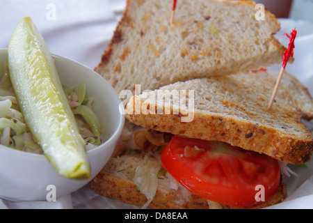 Florida Saint St. Petersburg, Albert Whitted Airport, SPG, The Hangar, ristorante ristoranti cibo mangiare fuori caffè caffè bistrot, sandwich, pomodoro sli Foto Stock