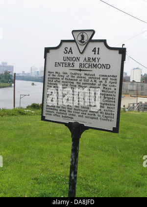 UNION ARMY ENTRA RICHMOND qui il Mag. Gen. Godfrey Weitzel, comandante dell esercito del James, è entrato e ha preso possesso di R Foto Stock