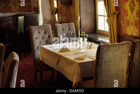 Tabella posati per la cena esclusiva Foto Stock