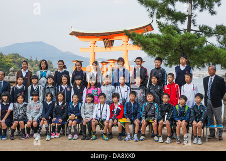 Giappone, Kyushu, Hiroshima, l'isola di Miyajima, la scuola dei bambini Foto Stock