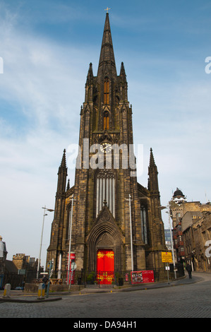 Ex Chiesa ora di alloggiamento del mozzo lungo la royal Mile città vecchia Edimburgo Scozia Gran Bretagna UK Europa Foto Stock