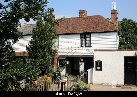 The Shipwrights Arms public house a Hollowshore sul torrente vicino a Faversham Foto Stock