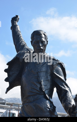 Statua in bronzo eretta in onore di Freddie Mercury il cantante della Regina, a Montreux in Svizzera dove ha vissuto e wor Foto Stock