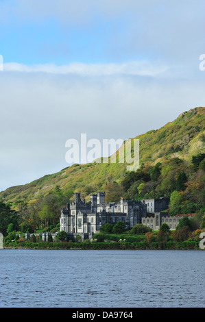 Ue, ROI, Abbazia, architettura benedettina, Castello, Cattolica, cristianesimo, chiesa, Connemara, nella contea di Galway, unità disco, Euro Foto Stock