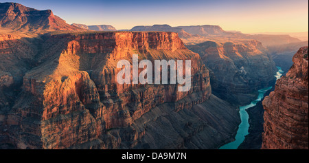 Tramonto al Grand Canyon N.P North Rim con la vista dal Toroweap, Arizona, Stati Uniti d'America Foto Stock