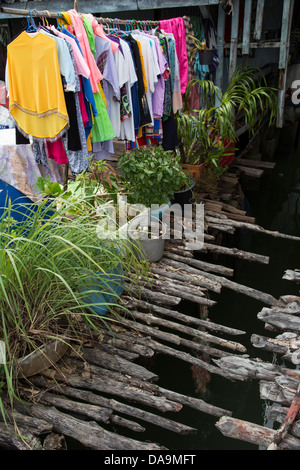 Ko Panyi fu istituito da nomade pescatore Malay. La liquidazione è stata costruita su palafitte per un facile accesso per i pescatori. Foto Stock