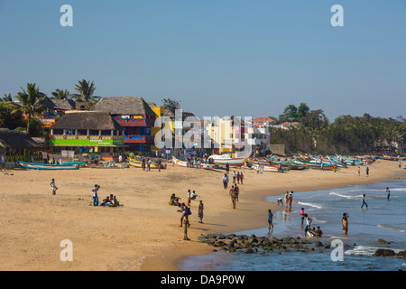 India India del Sud, Asia, Tamil Nadu, Mamallapuram, Mahabalipuram, città, dalla spiaggia, famosa, persone, sabbia, Unesco Foto Stock