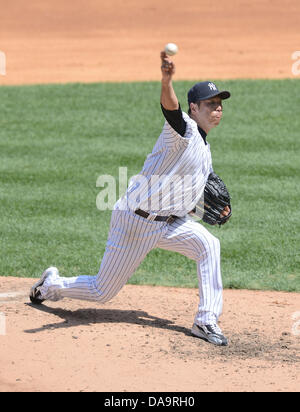 New York, Stati Uniti d'America. 7 Luglio, 2013. Hiroki Kuroda (Yankees), 7 luglio 2013 - MLB : Hiroki Kuroda dei New York Yankees piazzole durante il Major League Baseball gioco contro i Baltimore Orioles allo Yankee Stadium nel Bronx, New York, Stati Uniti. Credito: AFLO/Alamy Live News Foto Stock