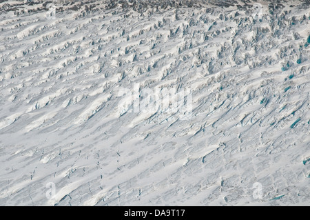 Vista aerea di crepacci del ghiacciaio in icefields del St. Elias montagne del Parco Nazionale Kluane, Yukon Territory, Canada. Foto Stock