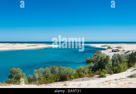 Acque cristalline di immacolate Hunter Creek sul Dampier Peninsula, Kimberley, Australia occidentale Foto Stock