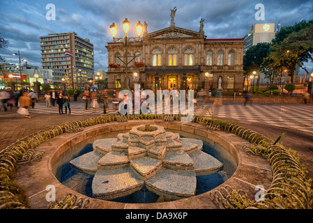 America centrale, Costa Rica, San Jose, centro città, centro, teatro, teatro, edificio, architettura neo classica, San Jose, Foto Stock