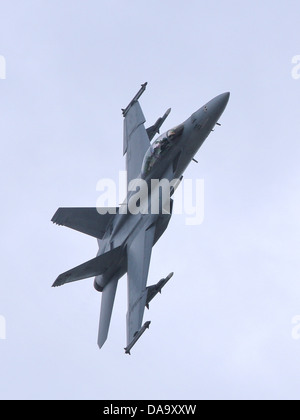 Boeing F/A-18E/F Super Hornet USAF jet fighter battenti a Farnborough Airshow internazionale 2012 Foto Stock