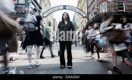 Fumetti inglesi di Shazia Mirza: un momento di tranquillità in un mondo frenetico. Foto Stock