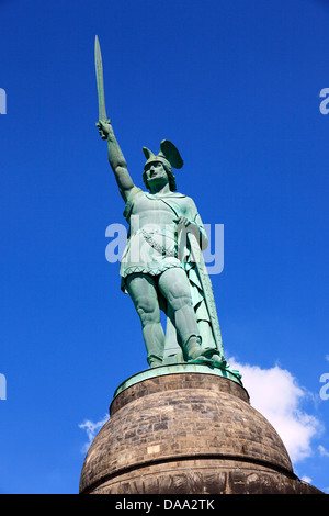 Hermannsdenkmal zur Erinnerung an die Schlacht im Teutoburger Wald bei Kalkriese, Kolossalstatue von Ernst von Bandel, Cheruskerfuerst Arminius, Detmo Foto Stock