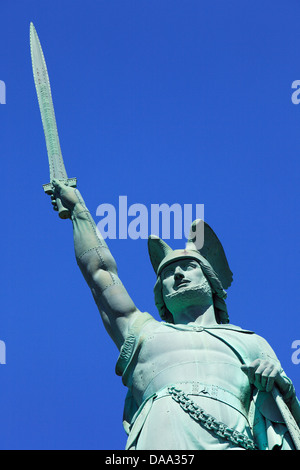 Hermannsdenkmal zur Erinnerung an die Schlacht im Teutoburger Wald bei Kalkriese, Kolossalstatue von Ernst von Bandel, Cheruskerfuerst Arminius, Detmo Foto Stock