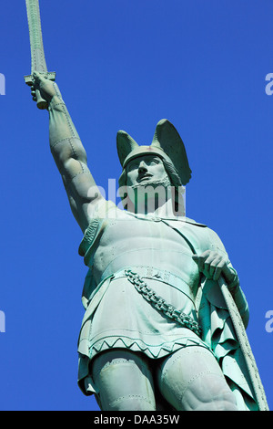 Hermannsdenkmal zur Erinnerung an die Schlacht im Teutoburger Wald bei Kalkriese, Kolossalstatue von Ernst von Bandel, Cheruskerfuerst Arminius, Detmo Foto Stock