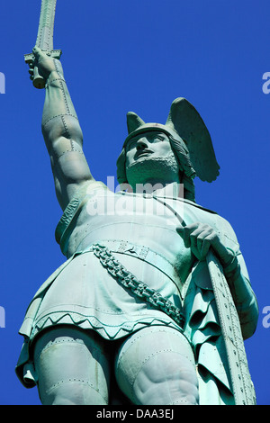 Hermannsdenkmal zur Erinnerung an die Schlacht im Teutoburger Wald bei Kalkriese, Kolossalstatue von Ernst von Bandel, Cheruskerfuerst Arminius, Detmo Foto Stock