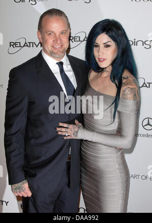 Personaggi televisivi Jesse James (l) e Kat Von D arrivare all'arte di Elysium " Cielo " Gala al California Science Center di Los Angeles, Stati Uniti d'America, il 15 gennaio 2011. Foto: Hubert Boesl Foto Stock