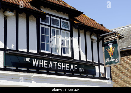 Un pub tradizionale, il Wheatsheaf Inn, Yarmouth, Isle of Wight, England, Regno Unito, GB. Foto Stock