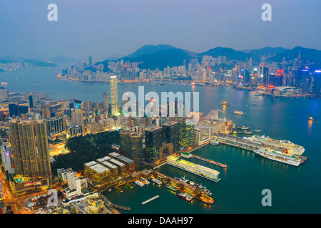Hong Kong, Cina, Asia, città di Kowloon, Central Hong Kong, Cina, Asia, dal ICC, edificio, luci, panorama, picco, skyline, cieli Foto Stock