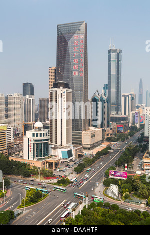 Cina, Shenzhen, città dell'Asia, architettura, grande edificio, centro, attraversando il centro di, nuovo, road, skyline, alto Foto Stock