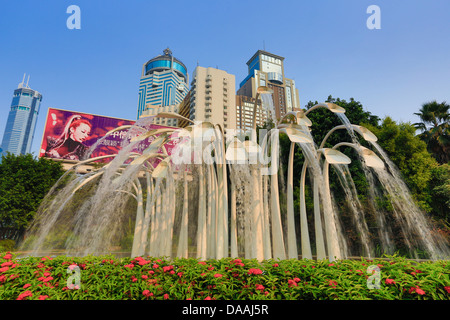 Cina, Shenzhen, città dell'Asia, Huaqiangbei, Street downtown, fontana, architettura, centro, decorazione, downtown, fiori, fonte Foto Stock