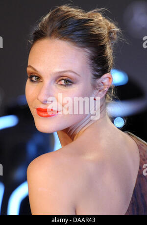 Noi attrice Beau Garrett, membro del cast di " TRON:Legacy", arriva per la premiere del film in stile Michalsky Nite fashion show durante la Mercedes-Benz della settimana della moda a Berlino, Germania, 21 gennaio 2011. Foto: Britta Pedersen dpa/lbn Foto Stock