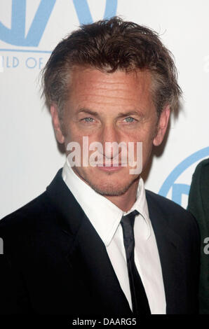 Noi attore Sean Penn arriva per la XXII edizione del produttore Guild Awards a Hotel Beverly Hilton di Beverly Hills, Los Angeles, Stati Uniti d'America, il 22 gennaio 2011. Foto: Hubert Boesl Foto Stock