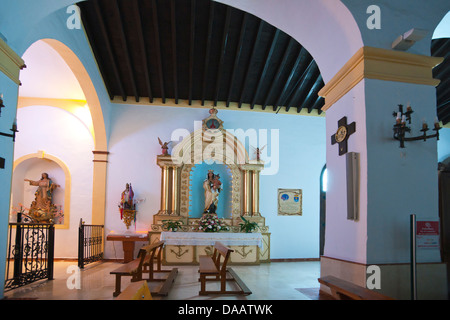 Competa, Interno della chiesa di La Asuncion, Plaza de Almijara, Nerja, Malaga, La Axarquia, Costa del Sol, Spagna Foto Stock