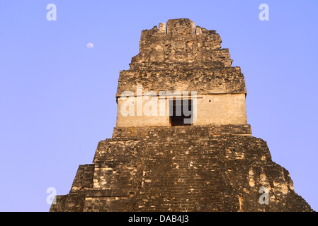 America centrale, Guatemala, El Petén, Mundo Maya Maya, archeologici, UNESCO patrimonio mondiale, Tikal, Tempio Piramide Foto Stock