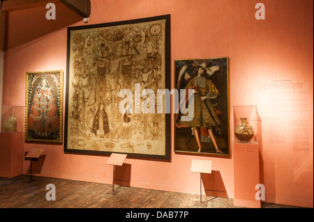 Antica coloniale spagnolo europeo arazzi dipinti Arte display illustrazioni nel Museo di Larco, Lima, Perù. Foto Stock