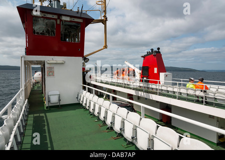 Il Claonaig Arran traghetto viaggia da Lochranza su Arran a Claonaig nel Kintyre Foto Stock
