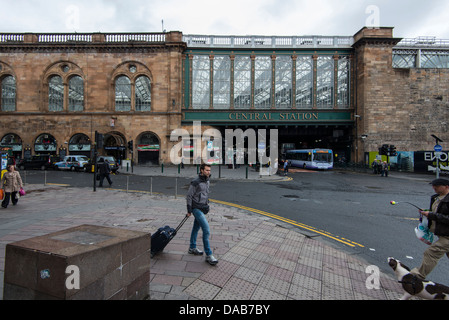 Vista del Western facciata vetrata della Stazione Centrale di Glasgow dove la speranza St unisce Argyle St Foto Stock