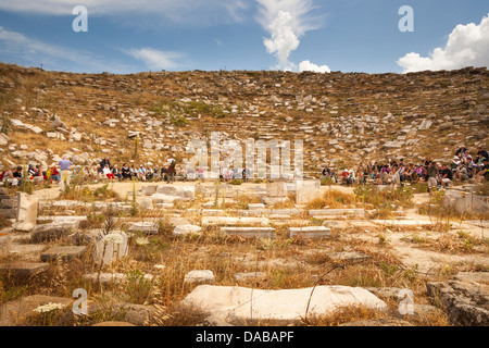 Il teatro, di Delos sito archeologico, Delos, vicino a Mykonos, Grecia Foto Stock