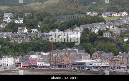 Vista elevata del lungomare di Oban, Scozia, giugno 2013 Foto Stock