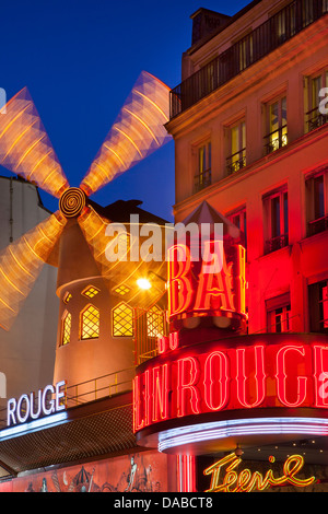 Moulin Rouge (1889), famosa in tutto il mondo Cabaret, Pigalle, Paris Francia Foto Stock