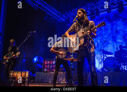 Avett Brothers performing live Foto Stock