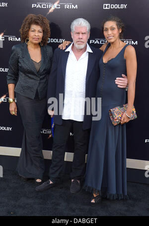 Hollywood, California, USA. 09 Luglio, 2013. Ron Pearlman arriva a Los Angeles film premiere per 'Pacific Rim" presso il Teatro di Dolby, Hollywood, California, USA. Credito: Sydney Alford/Alamy Live News Foto Stock