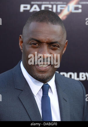 Hollywood, California, USA. 09 Luglio, 2013. Idris Elba arriva a Los Angeles film premiere per 'Pacific Rim" presso il Teatro di Dolby, Hollywood, California, USA. Credito: Sydney Alford/Alamy Live News Foto Stock