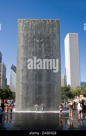 Fontana di corona (©JUAME da Plensa a 2004) il Millennium Park di Chicago, Illinois, Stati Uniti d'America Foto Stock