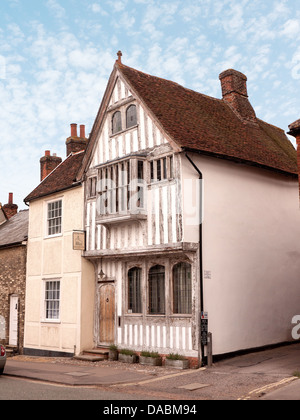 A struttura mista in legno e muratura negozi in legno e case nel borgo medievale di Lavenham, Suffolk, Regno Unito Foto Stock