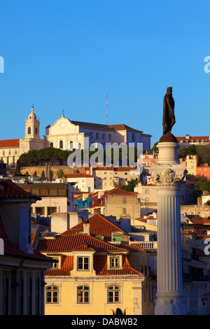 Vista della Igreja da Graca chiesa nel quartiere di Alfama, Lisbona, Portogallo, Sud ovest Europa Foto Stock