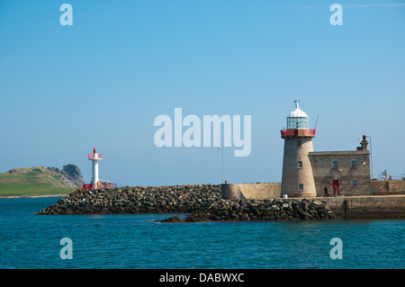 Faro sulla scogliera della penisola di Howth vicino a Dublino Irlanda Europa Foto Stock